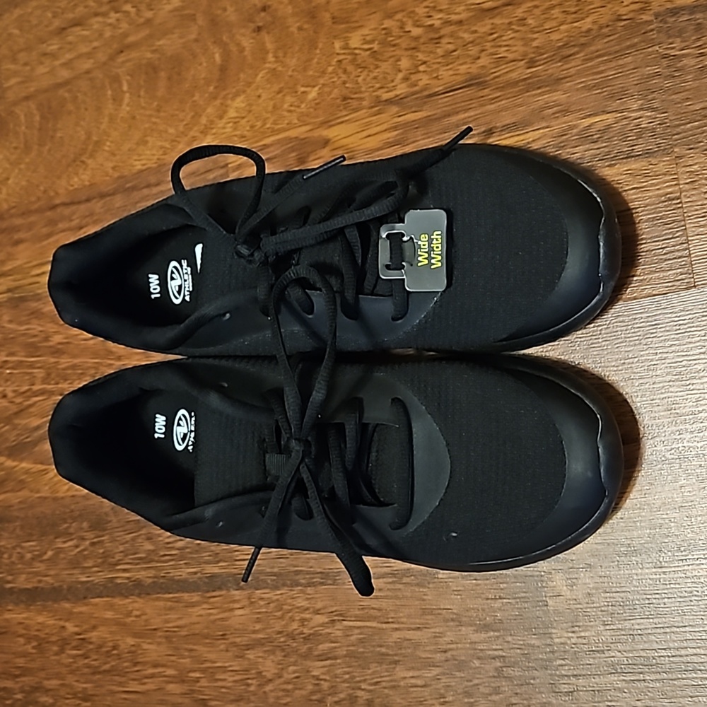 Men's 10 wide memory foam shoes